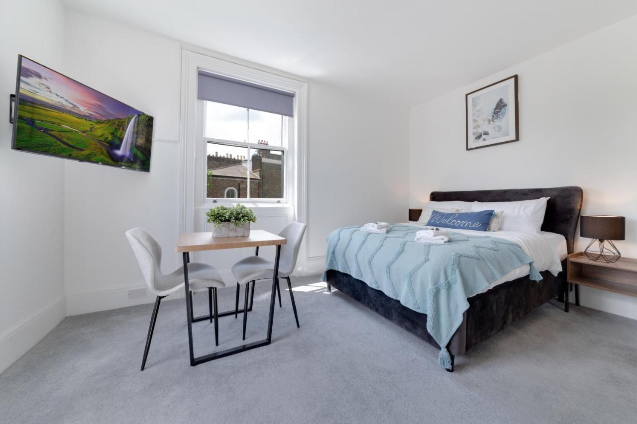 Suites By Rehoboth - M'Nuchah - Camden Road Londra Esterno foto